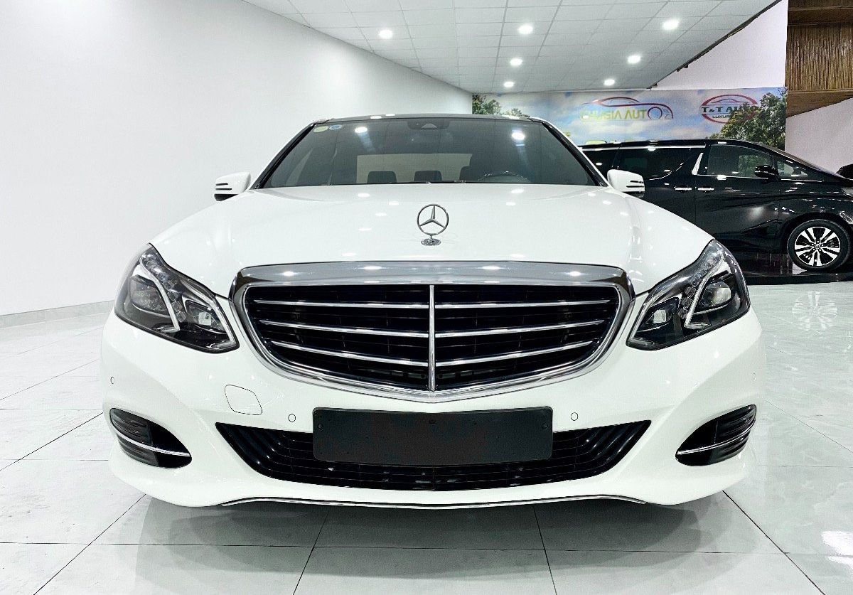 Mercedes-Benz E400 2013 - Cần bán Mercedes E400 sản xuất 2013, màu trắng