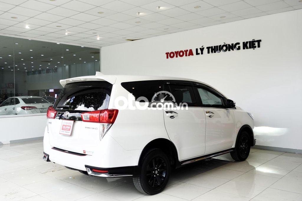 Toyota Innova   Venturer 2019 - Bán Toyota Innova Venturer sản xuất 2019, màu trắng, 720tr