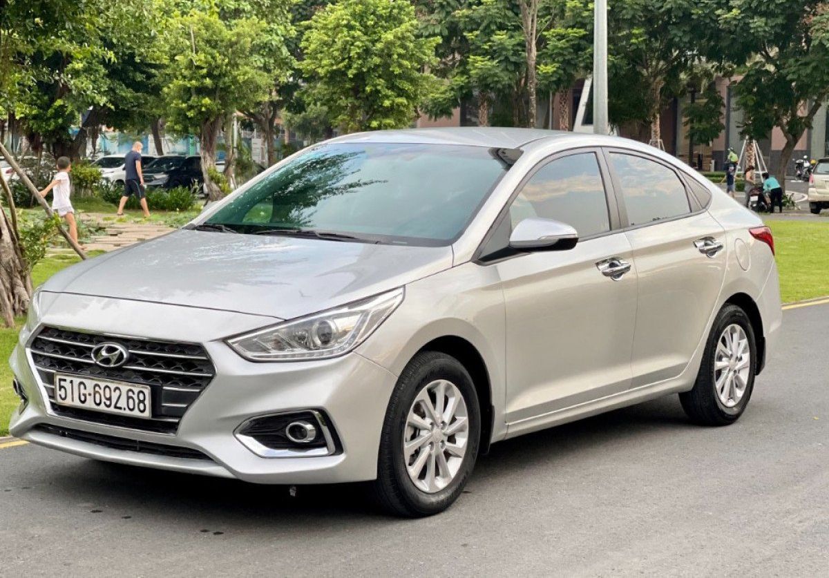 Hyundai Accent 2018 - Bán ô tô Hyundai Accent năm 2018, màu bạc, nhập khẩu nguyên chiếc số sàn, 385tr