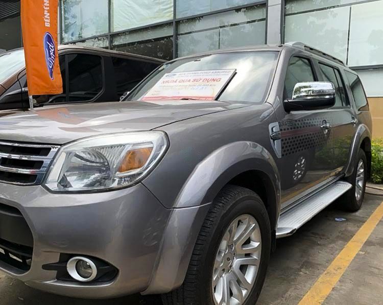 Ford Everest   2.5L Limited  2013 - Cần bán lại xe Ford Everest 2.5L Limited đời 2013, màu xám  