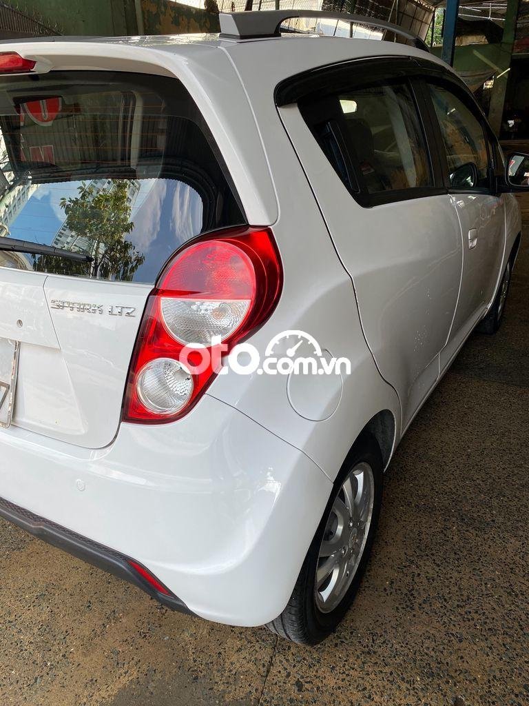 Chevrolet Spark LTZ 2014 - Cần bán xe Chevrolet Spark LTZ đời 2014, màu trắng 