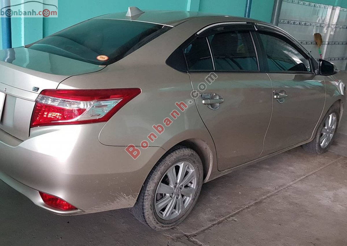 Toyota Vios   1.5E 2018 - Cần bán Toyota Vios 1.5E năm sản xuất 2018, màu vàng cát, giá tốt