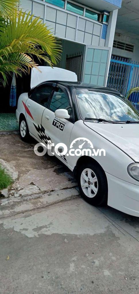 Daewoo Lanos 2005 - Cần bán Daewoo Lanos sản xuất năm 2005, màu trắng, nhập khẩu nguyên chiếc, giá tốt