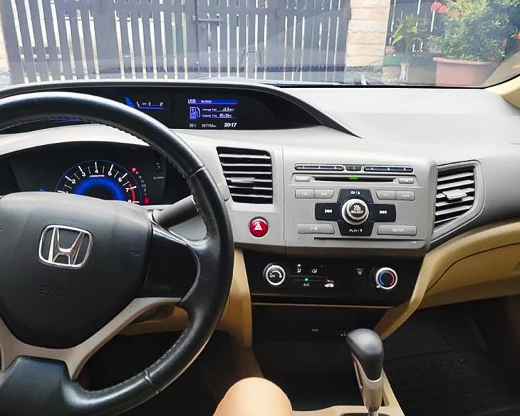 Honda Civic    2014 - Cần bán lại xe Honda Civic 2014, màu đen còn mới, giá 402tr