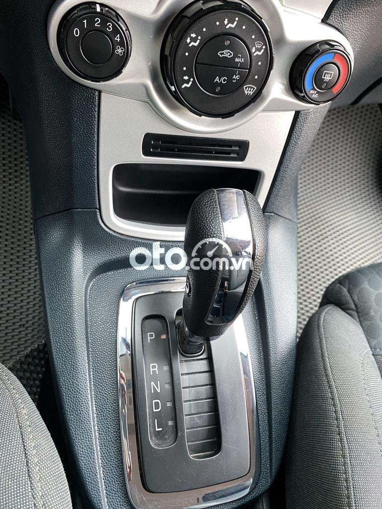 Ford Fiesta 2012 - Bán Ford Fiesta đời 2012 màu cam, giá chỉ 295 triệu