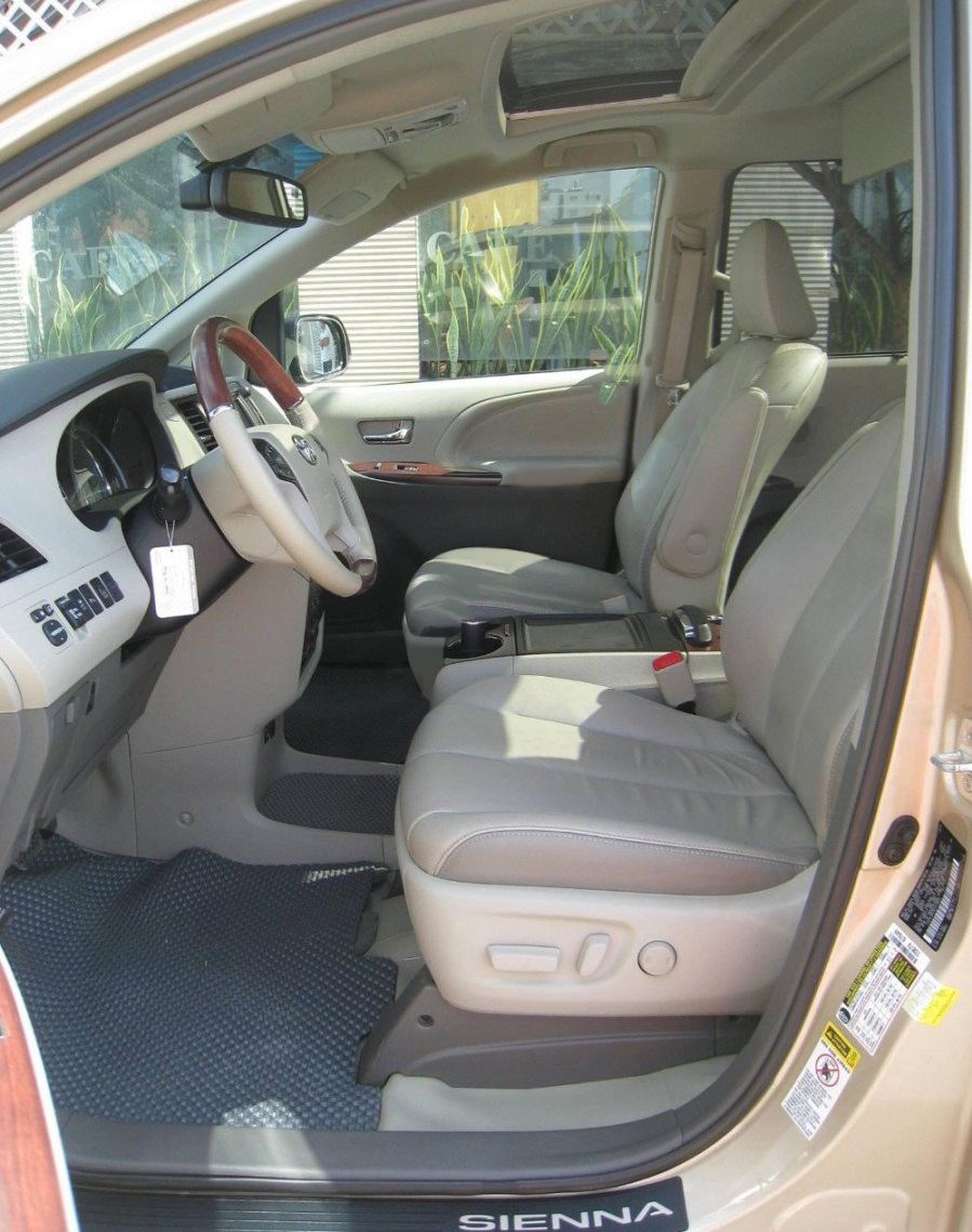 Toyota Sienna   Limited 2013 - Cần bán lại xe Toyota Sienna Limited đời 2013, nhập khẩu nguyên chiếc xe gia đình