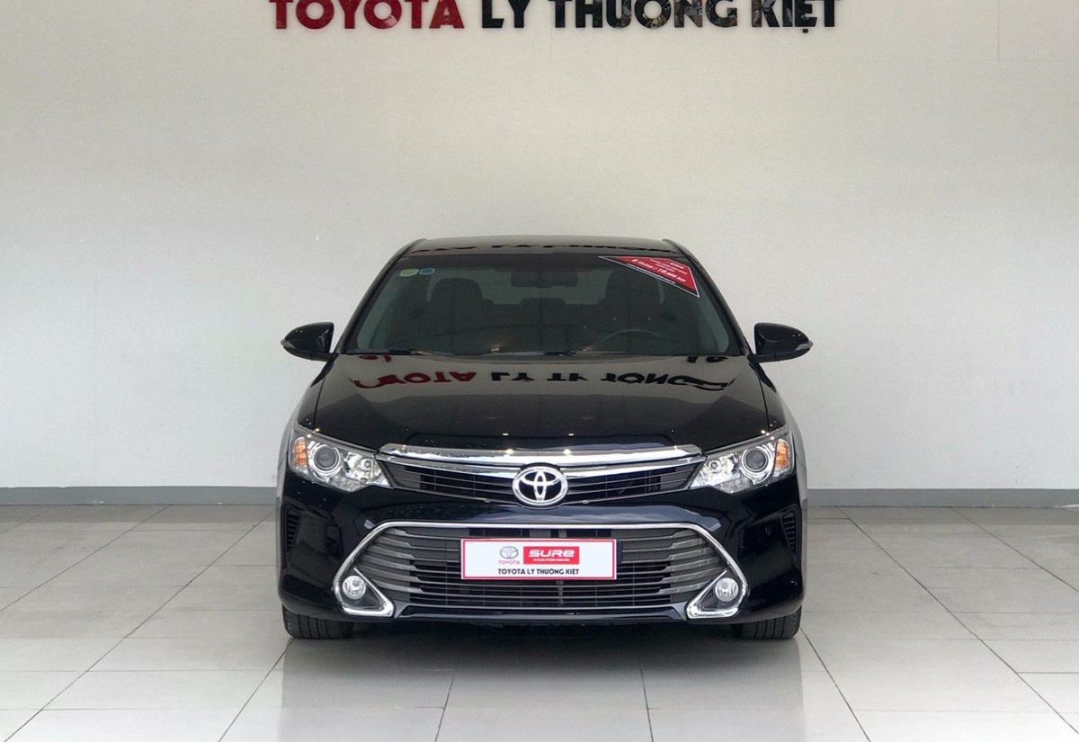 Toyota Camry   2.5Q  2015 - Cần bán lại xe Toyota Camry 2.5Q đời 2015, màu đen