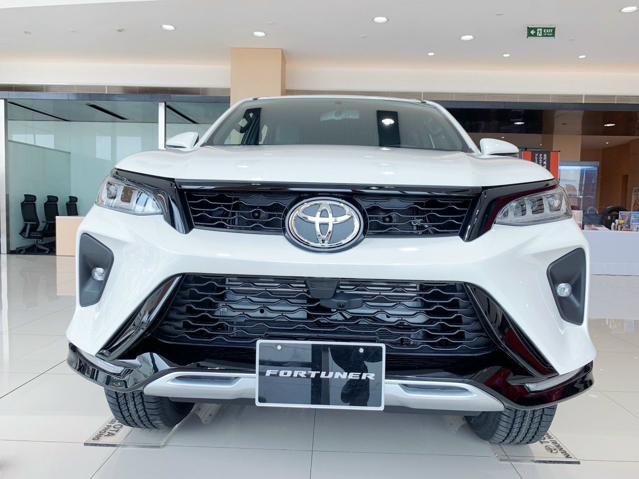 Toyota Fortuner 2021 - Toyota Fortuner 2021 nhiều ưu đãi, giảm giá sâu, tặng phụ kiện, đủ màu, sẵn xe giao ngay