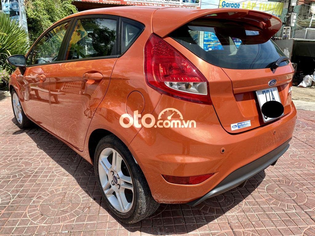 Ford Fiesta 2012 - Bán Ford Fiesta đời 2012 màu cam, giá chỉ 295 triệu