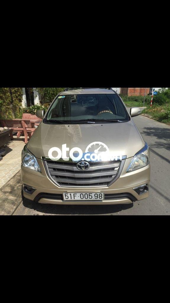 Toyota Innova 2014 - Cần bán xe Toyota Innova sản xuất năm 2014 chính chủ