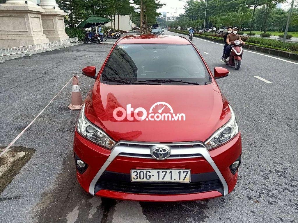 Toyota Yaris  G 2015 - Cần bán gấp Toyota Yaris G năm sản xuất 2015, màu đỏ, xe nhập chính chủ, giá chỉ 473 triệu