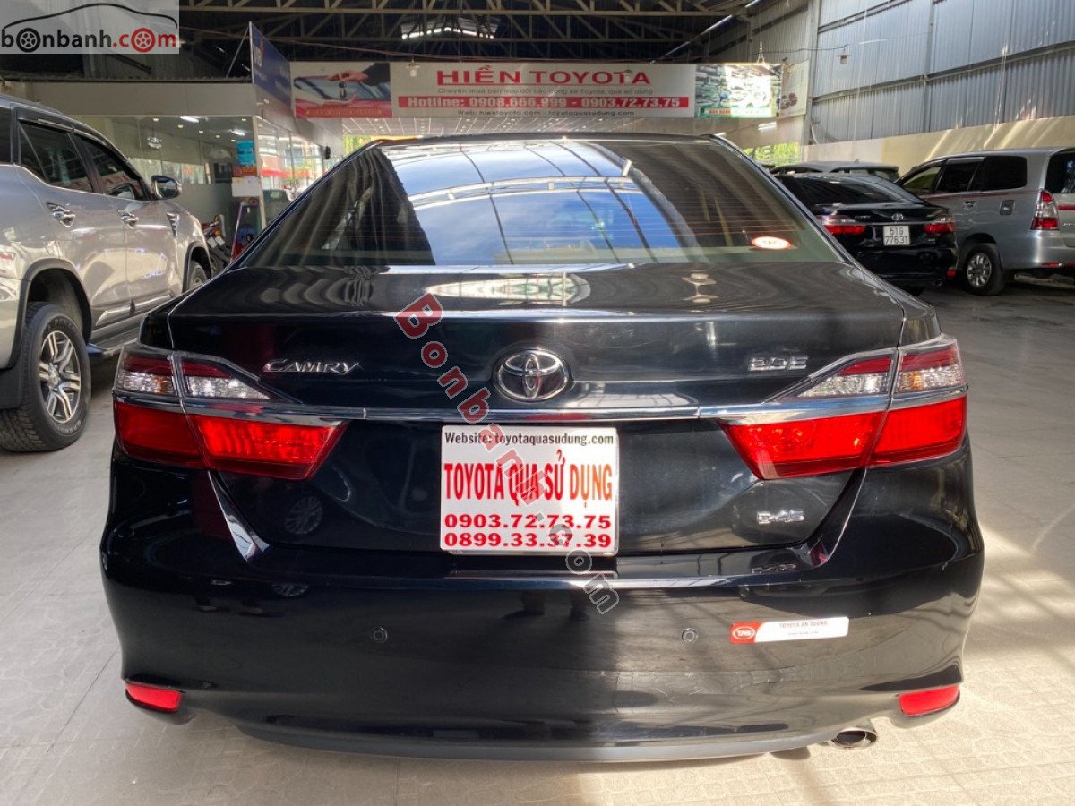 Toyota Camry   2.0E 2015 - Bán xe Toyota Camry 2.0E đời 2015, màu đen, giá 678tr