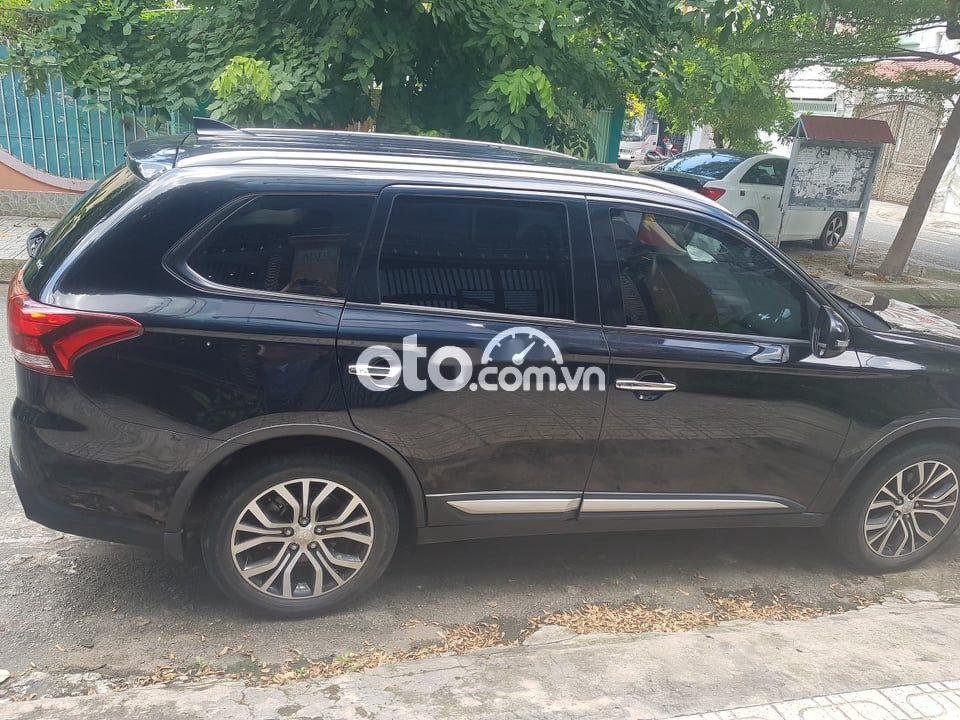 Mitsubishi Outlander   CVT 2.0AT  2019 - Bán Mitsubishi Outlander CVT 2.0AT sản xuất năm 2019, màu đen 