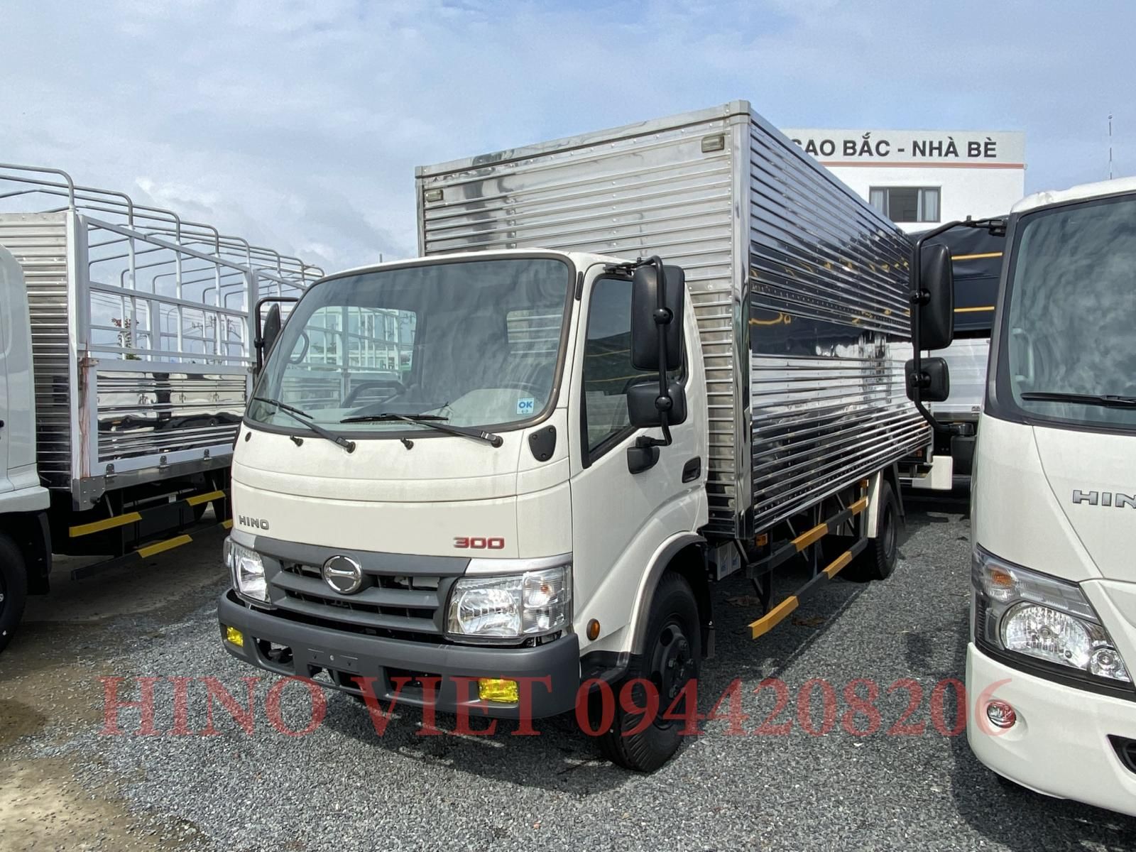 Hino 300 Series 2021 - Hino 3.5 tấn thùng kín đời 2021. 200tr giao ngay