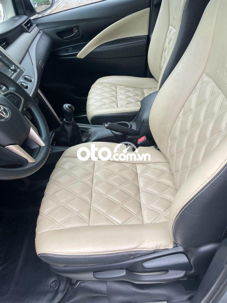 Toyota Innova   2.0E 2018 - Bán Toyota Innova 2.0E sản xuất năm 2018, màu bạc