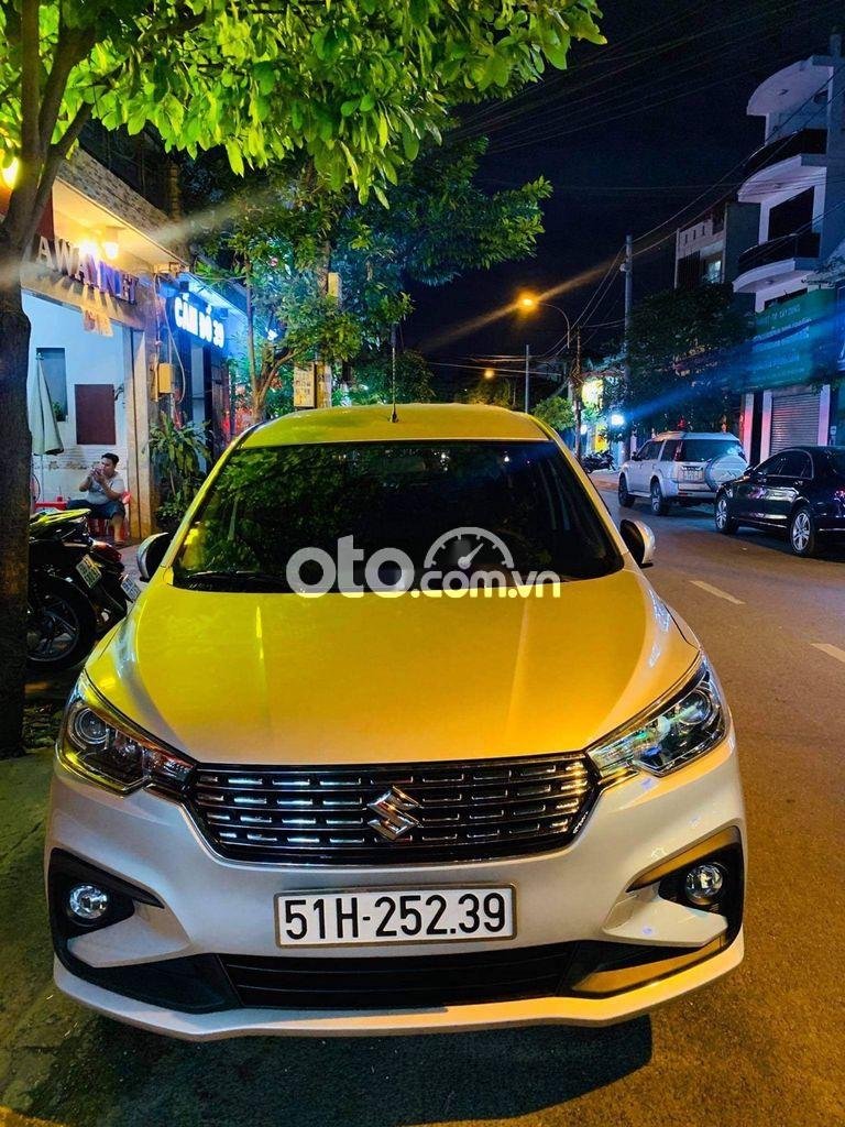 Suzuki Ertiga 2019 - Cần bán lại xe Suzuki Ertiga sản xuất năm 2019, màu bạc, nhập khẩu nguyên chiếc còn mới