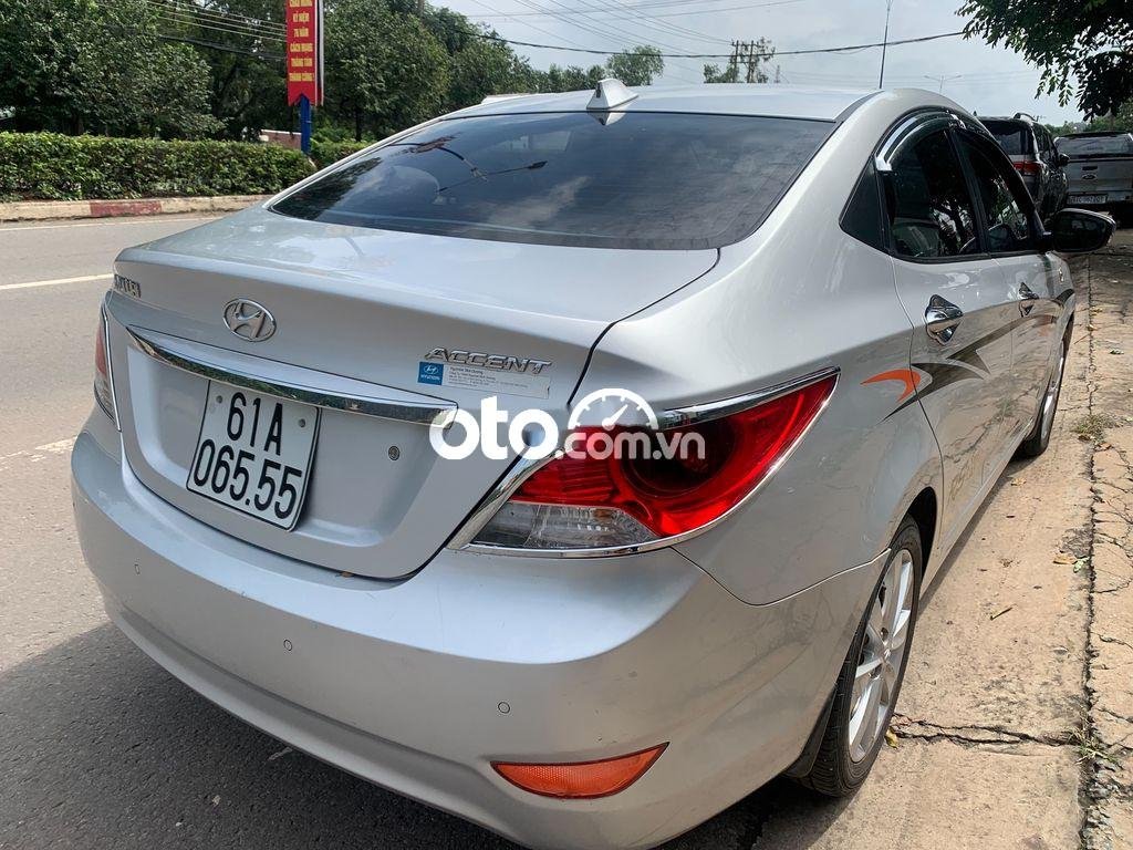 Hyundai Accent 2012 - Xe Hyundai Accent đời 2012, màu bạc, nhập khẩu nguyên chiếc, giá tốt