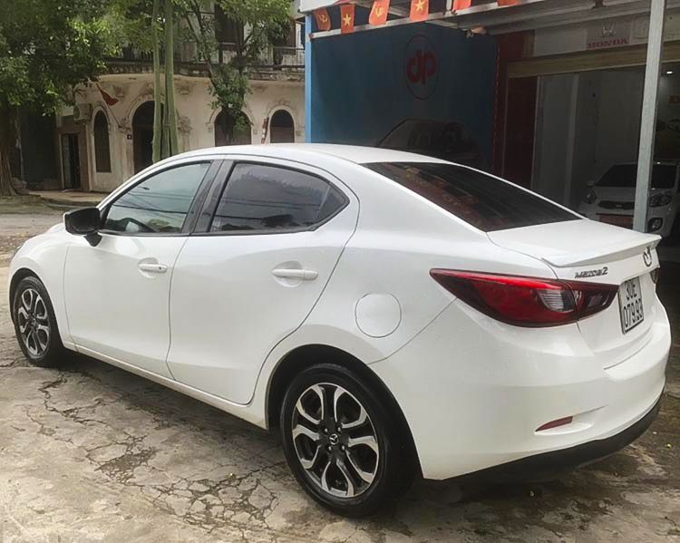 Mazda 2   1.5 AT   2016 - Cần bán lại xe Mazda 2 1.5 AT năm sản xuất 2016, màu trắng  