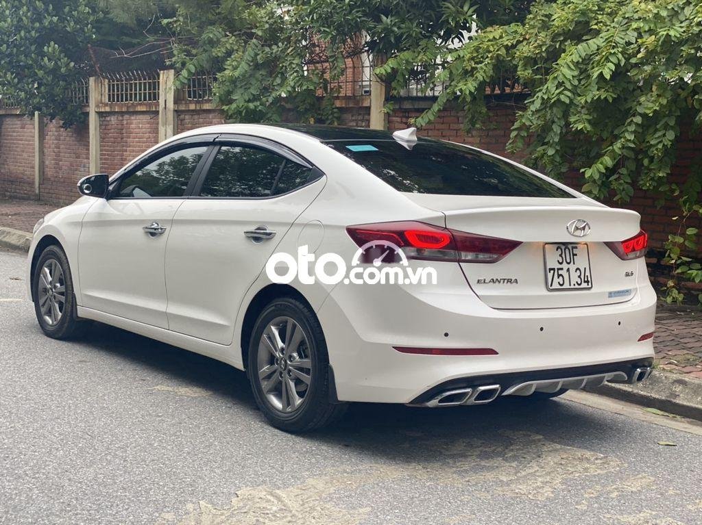 Hyundai Elantra 2019 - Bán ô tô Hyundai Elantra đời 2019 chính chủ, giá tốt