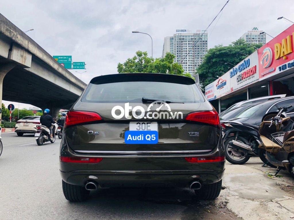 Audi Q5   2.0 TFSI Quattro 2016 - Cần bán gấp Audi Q5 2.0 TFSI Quattro sản xuất năm 2016, màu nâu, xe nhập