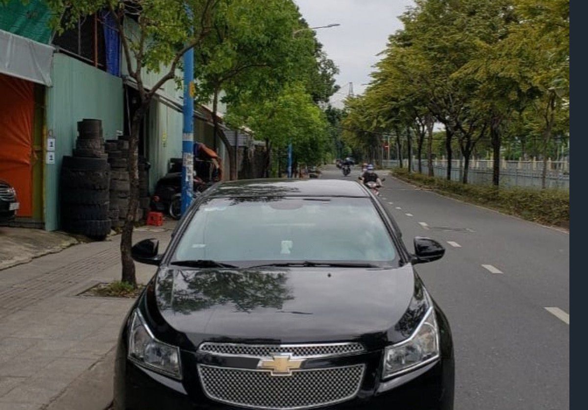 Chevrolet Cruze   LTZ   2013 - Bán Chevrolet Cruze LTZ đời 2013, màu đen xe gia đình, giá tốt