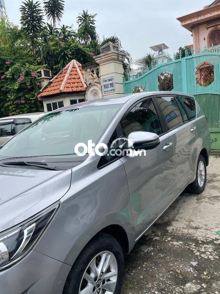 Toyota Innova   2.0E 2018 - Bán Toyota Innova 2.0E sản xuất năm 2018, màu bạc