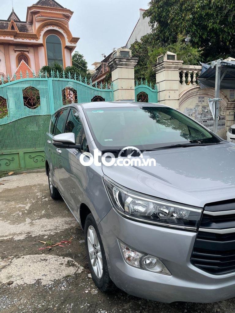 Toyota Innova   2.0E 2018 - Bán Toyota Innova 2.0E sản xuất năm 2018, màu bạc