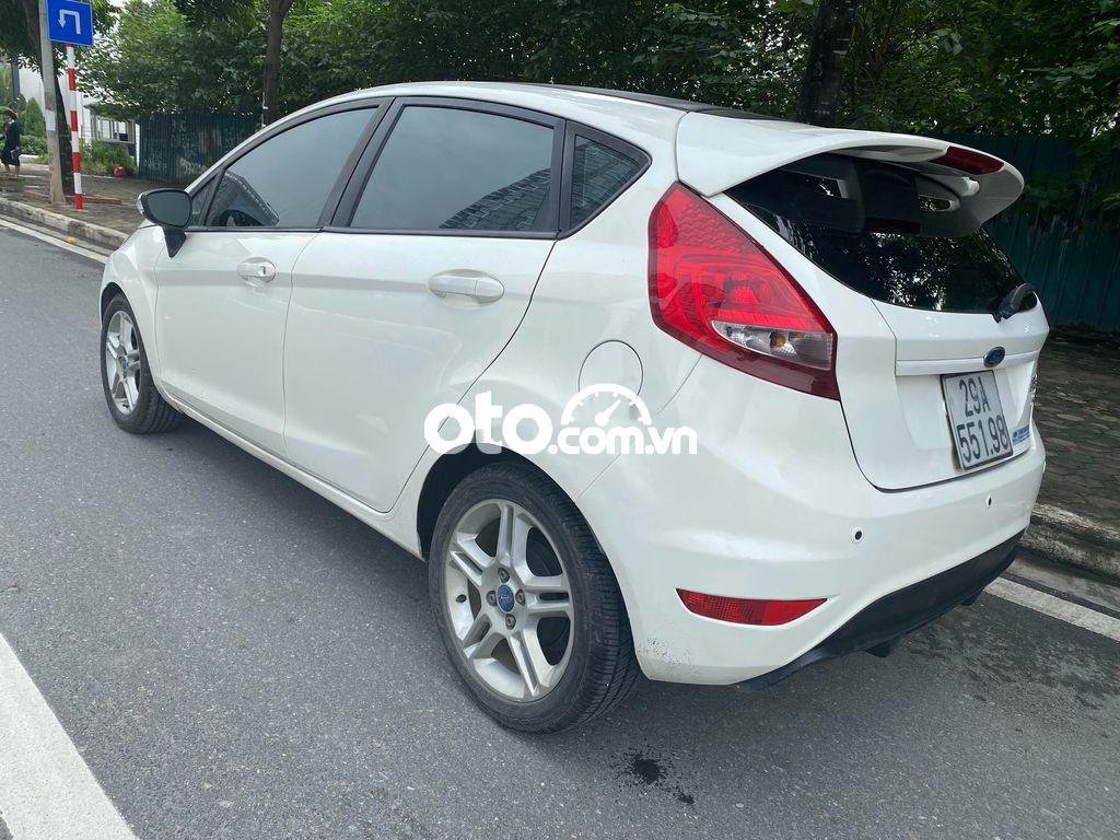 Ford Fiesta 2012 - Bán ô tô Ford Fiesta đời 2012, màu trắng giá cạnh tranh