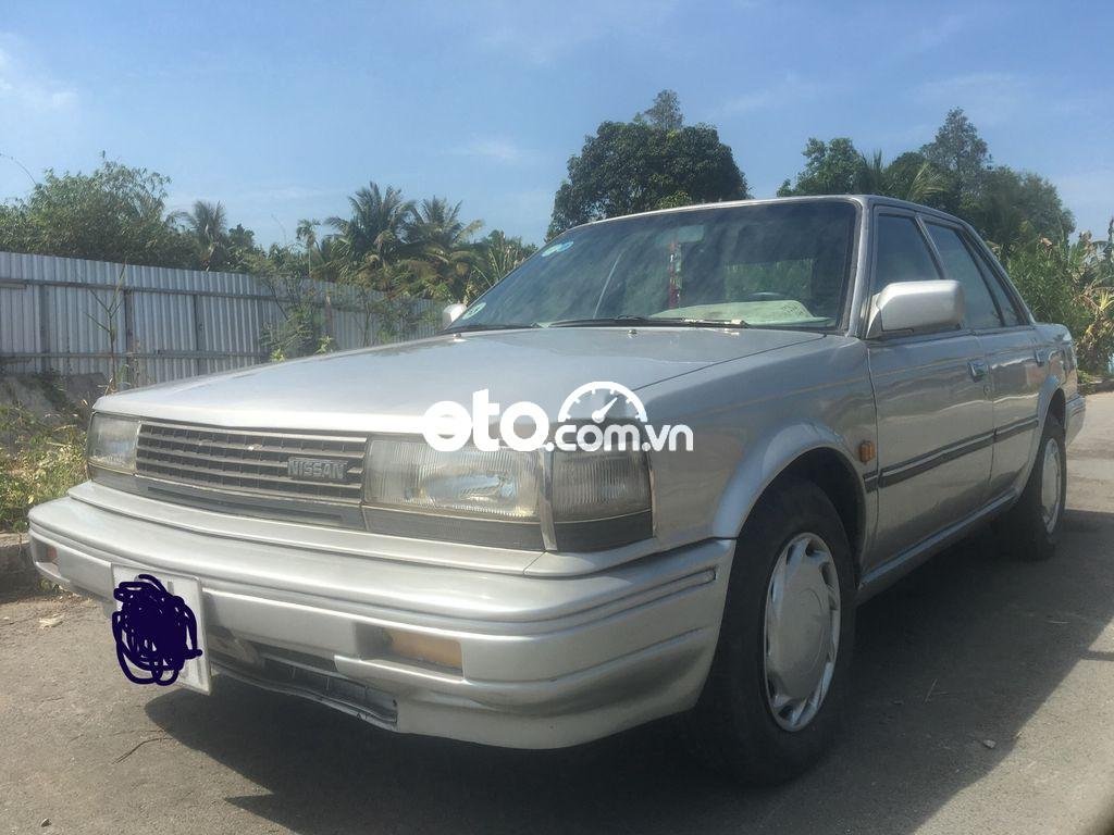 Nissan Bluebird 1991 - Cần bán xe Nissan Bluebird năm sản xuất 1991, màu bạc, nhập khẩu chính chủ, giá tốt