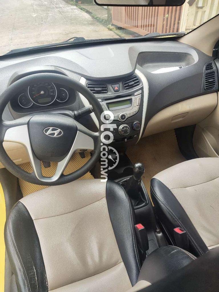 Hyundai Eon 2012 - Cần bán Hyundai Eon đời 2012, màu vàng, nhập khẩu nguyên chiếc