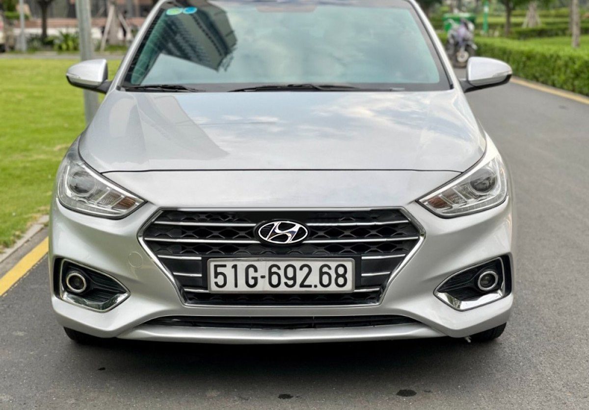 Hyundai Accent 2018 - Bán ô tô Hyundai Accent năm 2018, màu bạc, nhập khẩu nguyên chiếc số sàn, 385tr