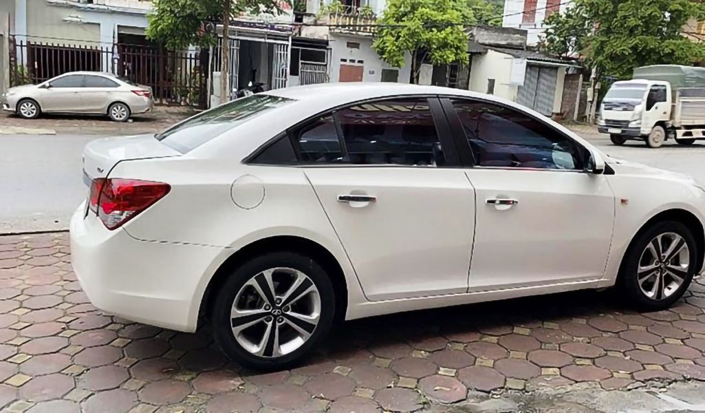 Daewoo Lacetti    2011 - Cần bán gấp Daewoo Lacetti đời 2011, màu trắng, xe nhập 