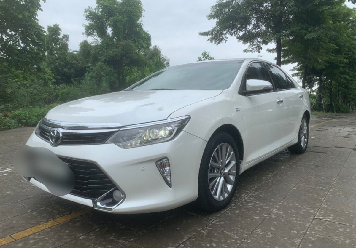 Toyota Camry   2.5Q  2018 - Cần bán lại xe Toyota Camry 2.5Q năm 2018, màu trắng  