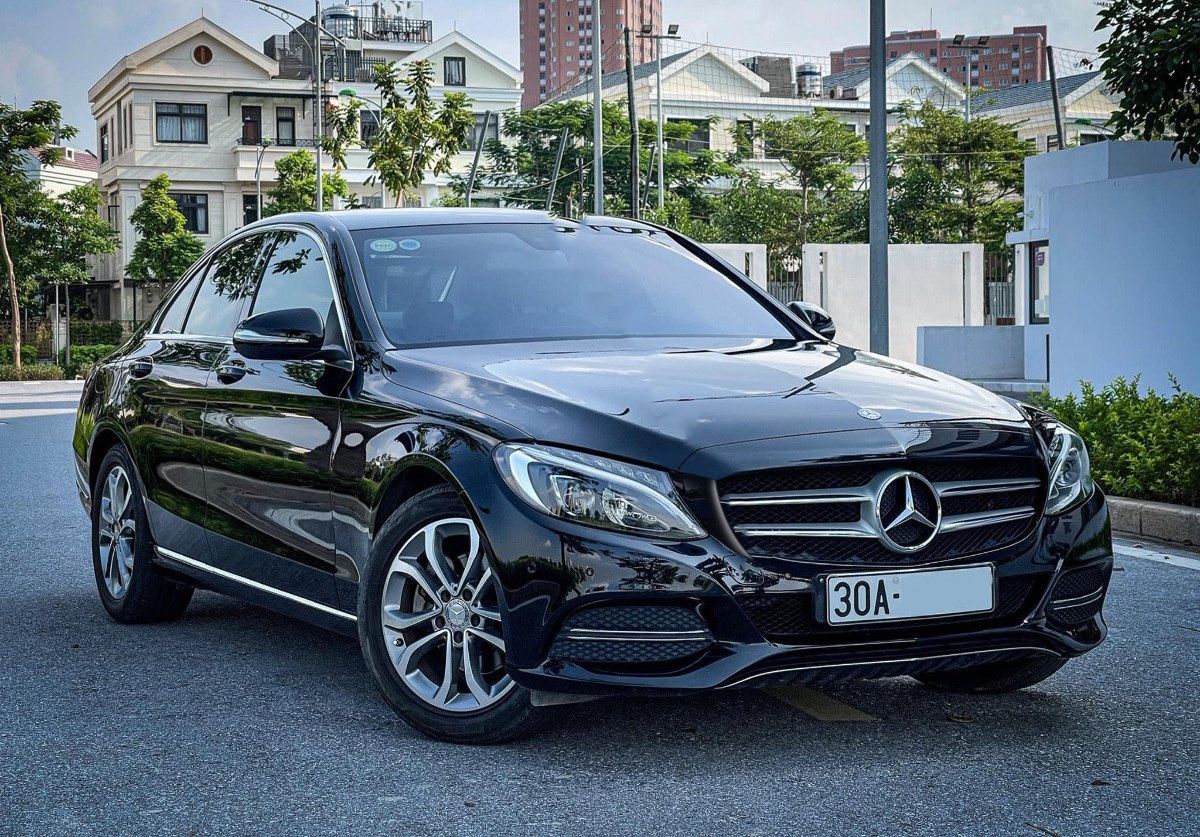 Mercedes-Benz C200 2015 - Cần bán Mercedes C200 2015, màu đen, giá tốt