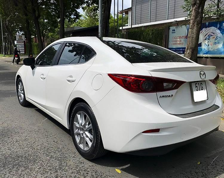 Mazda 3 2018 - Cần bán lại xe Mazda 3 sản xuất năm 2018, màu trắng còn mới