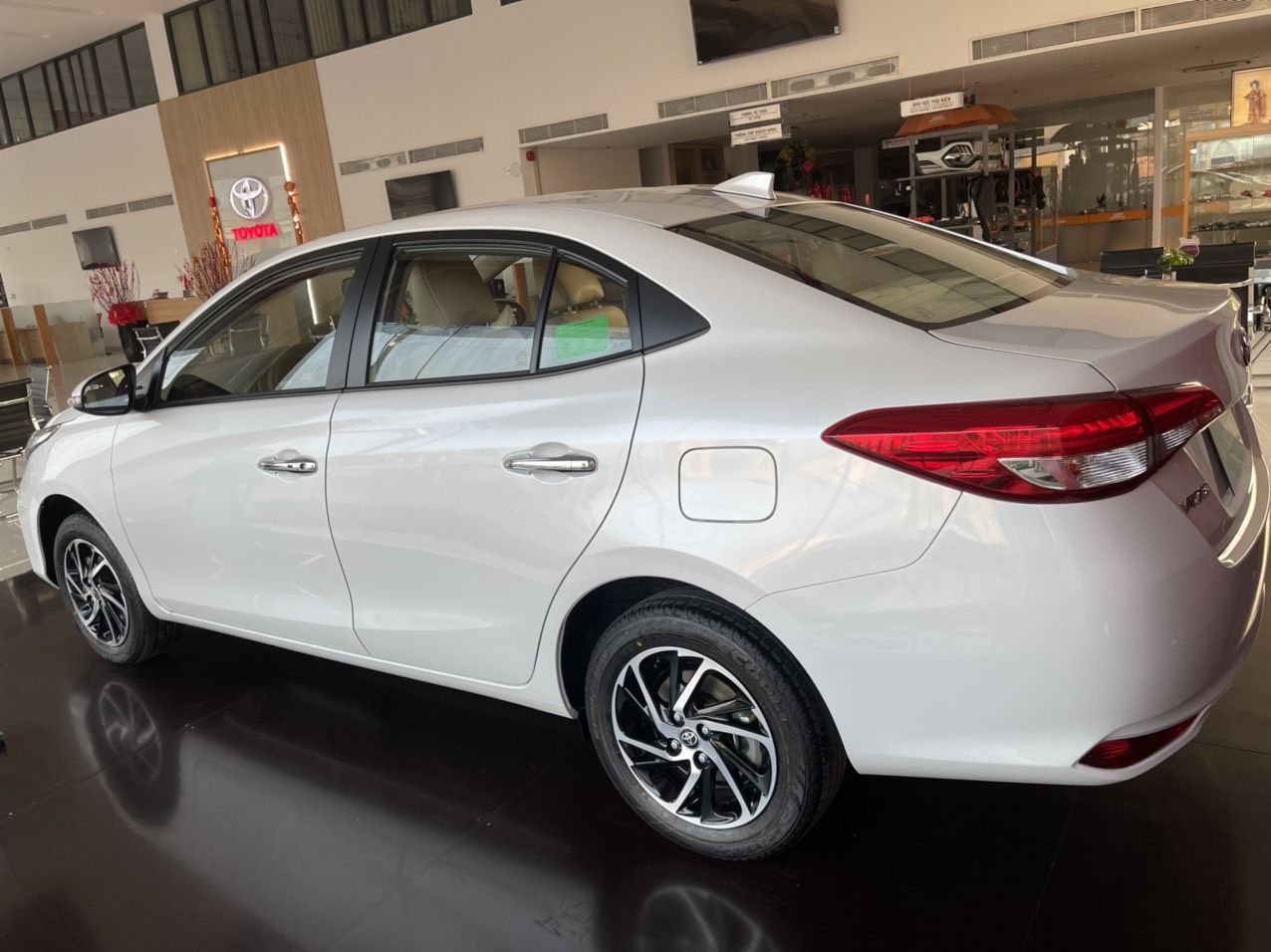 Toyota Vios 2021 - Toyota Vios 1.5G sản xuất năm 2021, trắng ngọc trai giao ngay