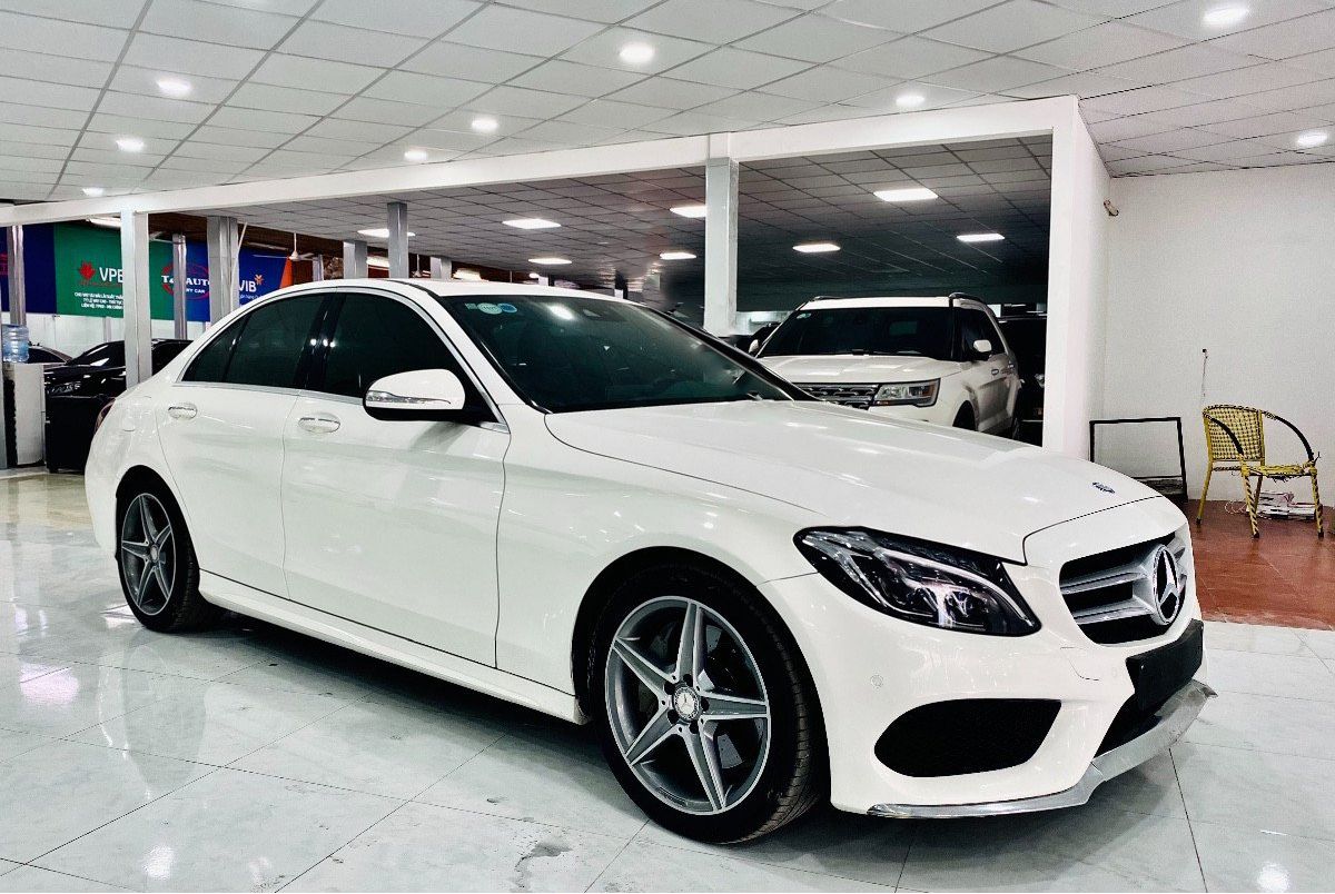 Mercedes-Benz C250 2015 - Cần bán xe Mercedes C250 năm sản xuất 2015, màu trắng