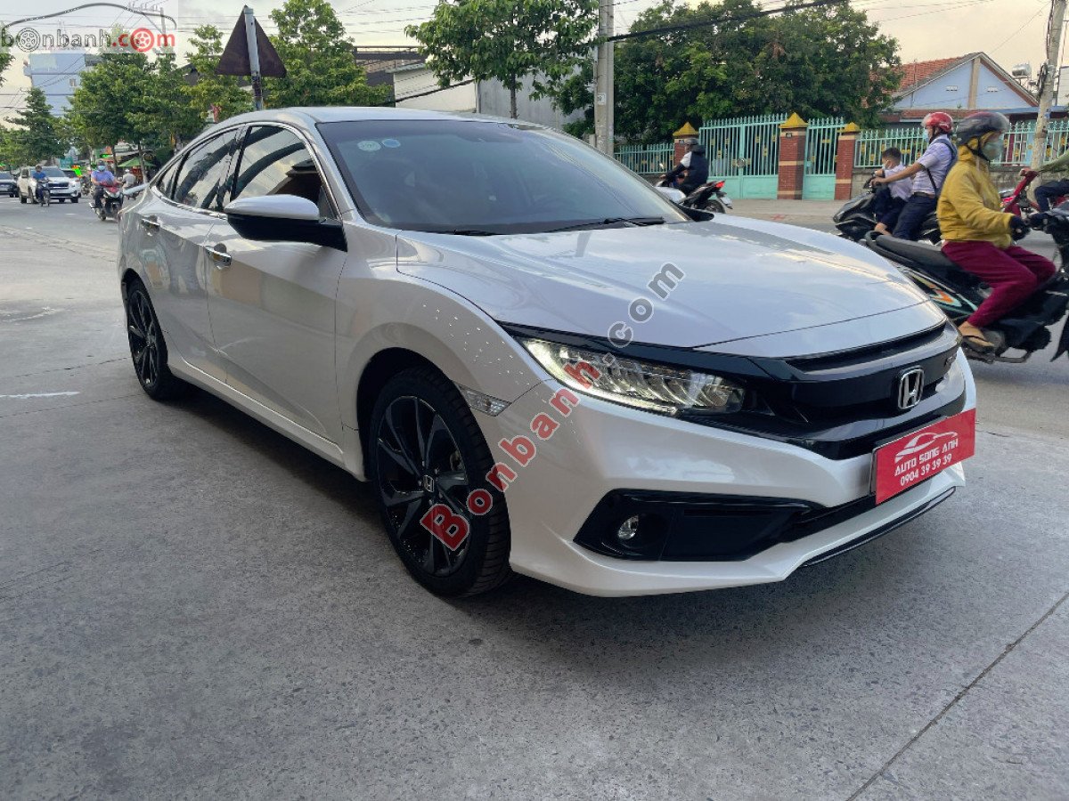 Honda Civic   RS 1.5 AT 2019 - Bán Honda Civic RS 1.5 AT sản xuất năm 2019, màu trắng, nhập khẩu nguyên chiếc, 780tr