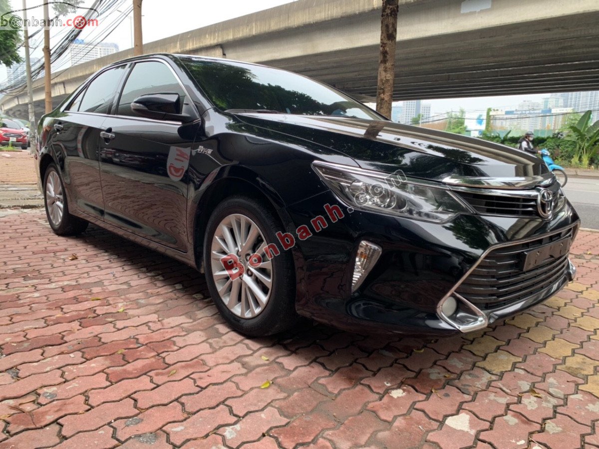 Toyota Camry   2.0E  2018 - Cần bán gấp Toyota Camry 2.0E sản xuất năm 2018, màu đen