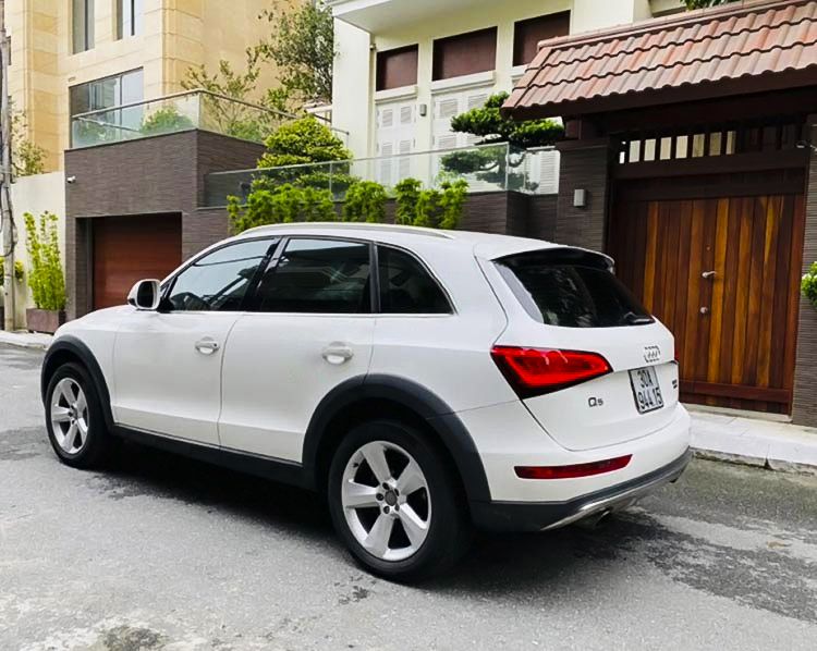 Audi Q5    2016 - Bán Audi Q5 đời 2016, màu trắng, nhập khẩu nguyên chiếc  