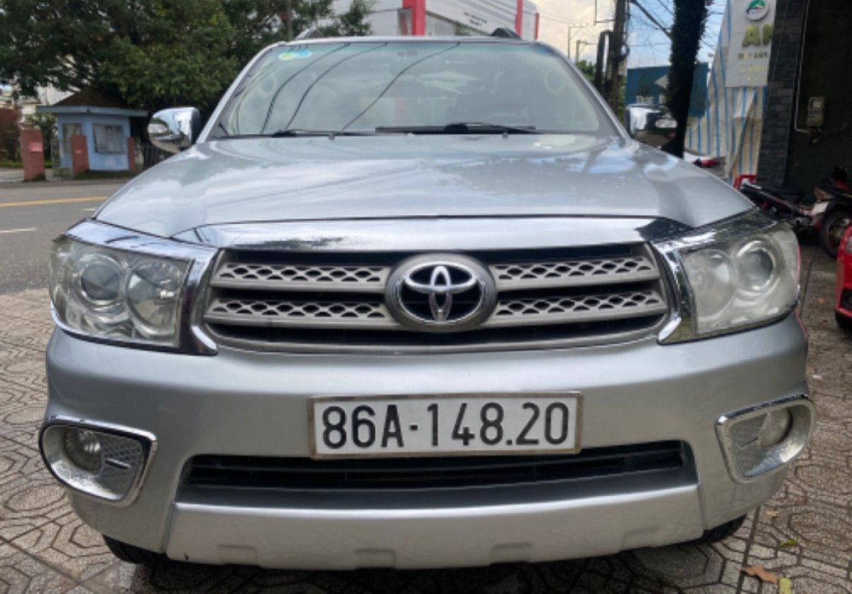 Toyota Fortuner   2.5G  2009 - Xe Toyota Fortuner 2.5G sản xuất 2009, màu bạc ít sử dụng