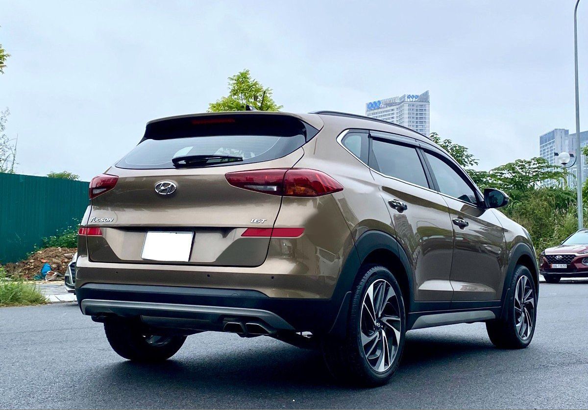 Hyundai Tucson   1.6 Tubor  2020 - Cần bán Hyundai Tucson 1.6 Tubor năm sản xuất 2020, màu nâu còn mới