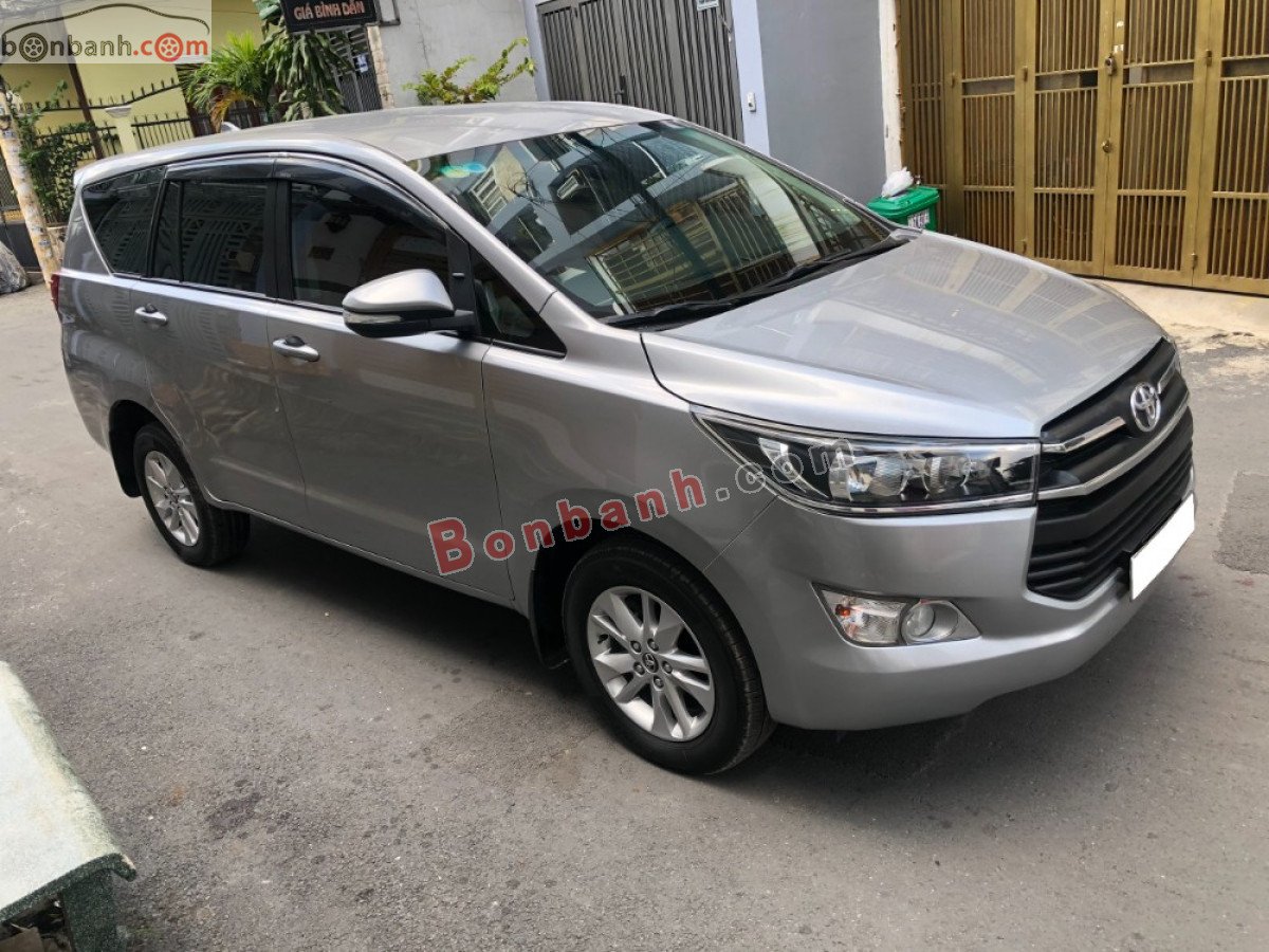 Toyota Innova 2018 - Bán Toyota Innova đời 2018, màu xám, 525 triệu