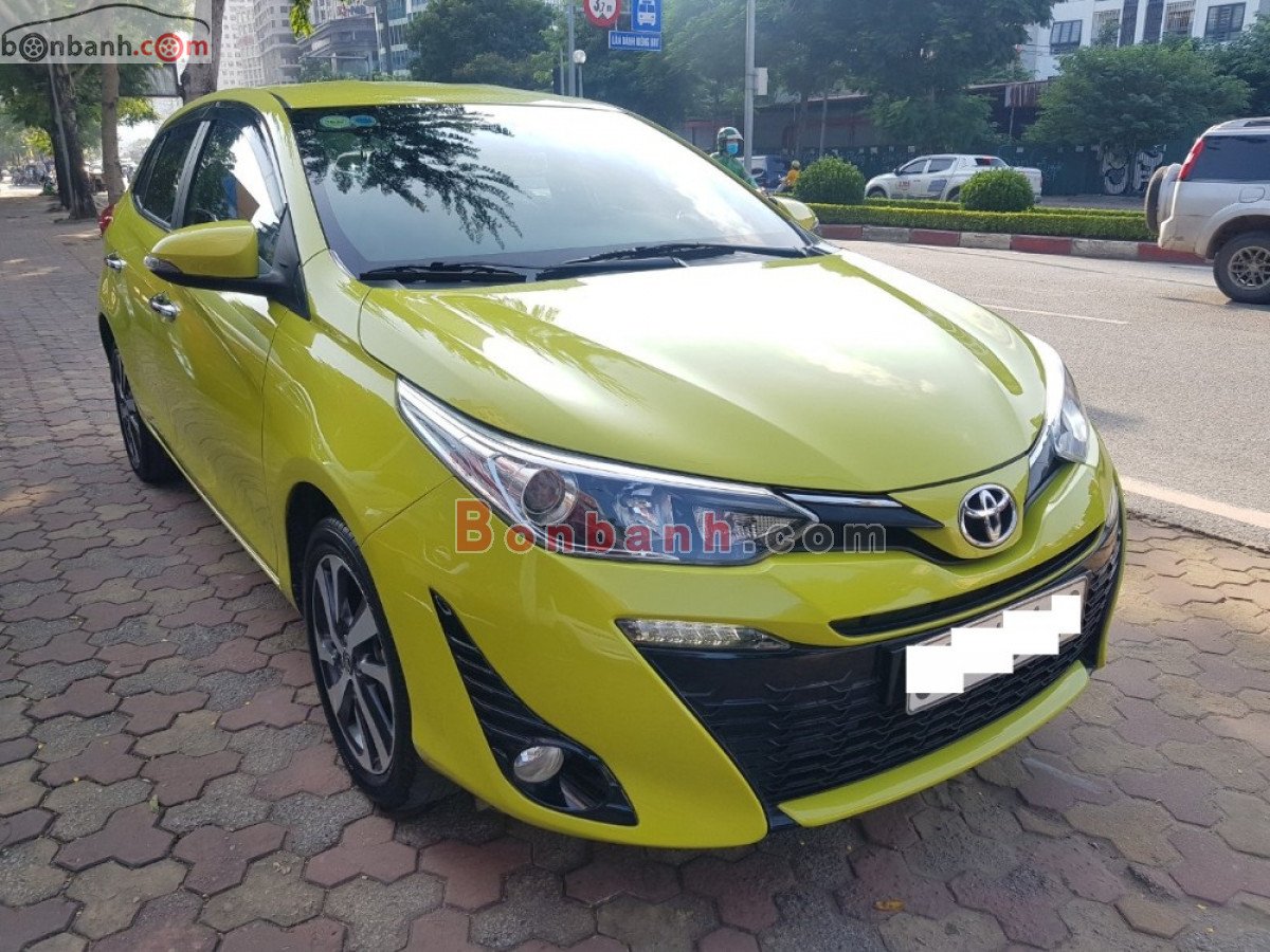 Toyota Yaris 2018 - Cần bán lại xe Toyota Yaris năm sản xuất 2018, màu vàng, nhập khẩu