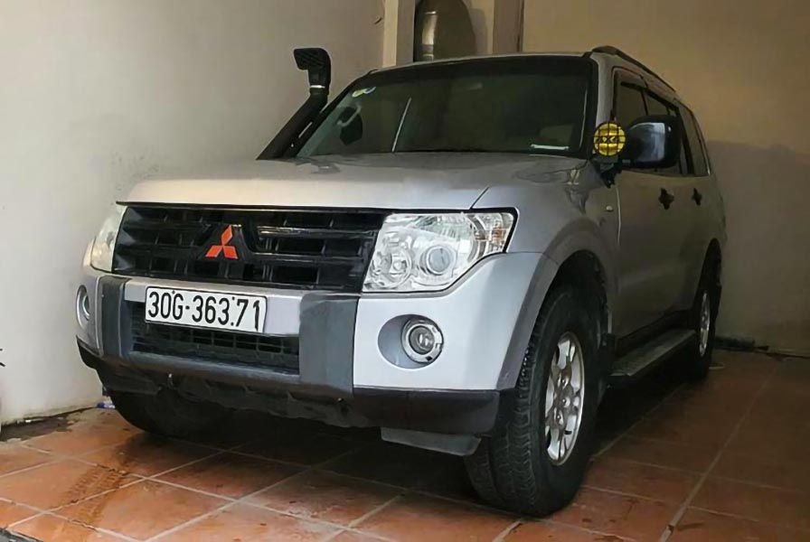 Mitsubishi Pajero   3.0  2009 - Bán Mitsubishi Pajero 3.0 năm sản xuất 2009, màu bạc, xe nhập chính chủ