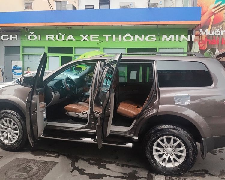 Mitsubishi Pajero   Sport D 4x4 MT  2014 - Cần bán lại xe Mitsubishi Pajero Sport D 4x4 MT 2014, màu nâu chính chủ