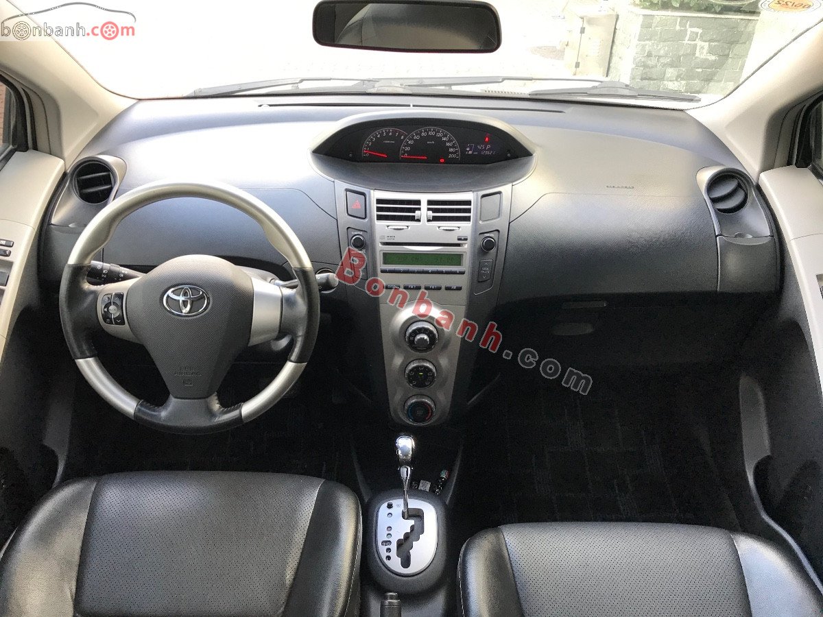 Toyota Yaris   1.3 AT  2009 - Bán Toyota Yaris 1.3 AT đời 2009, màu trắng, nhập khẩu nguyên chiếc