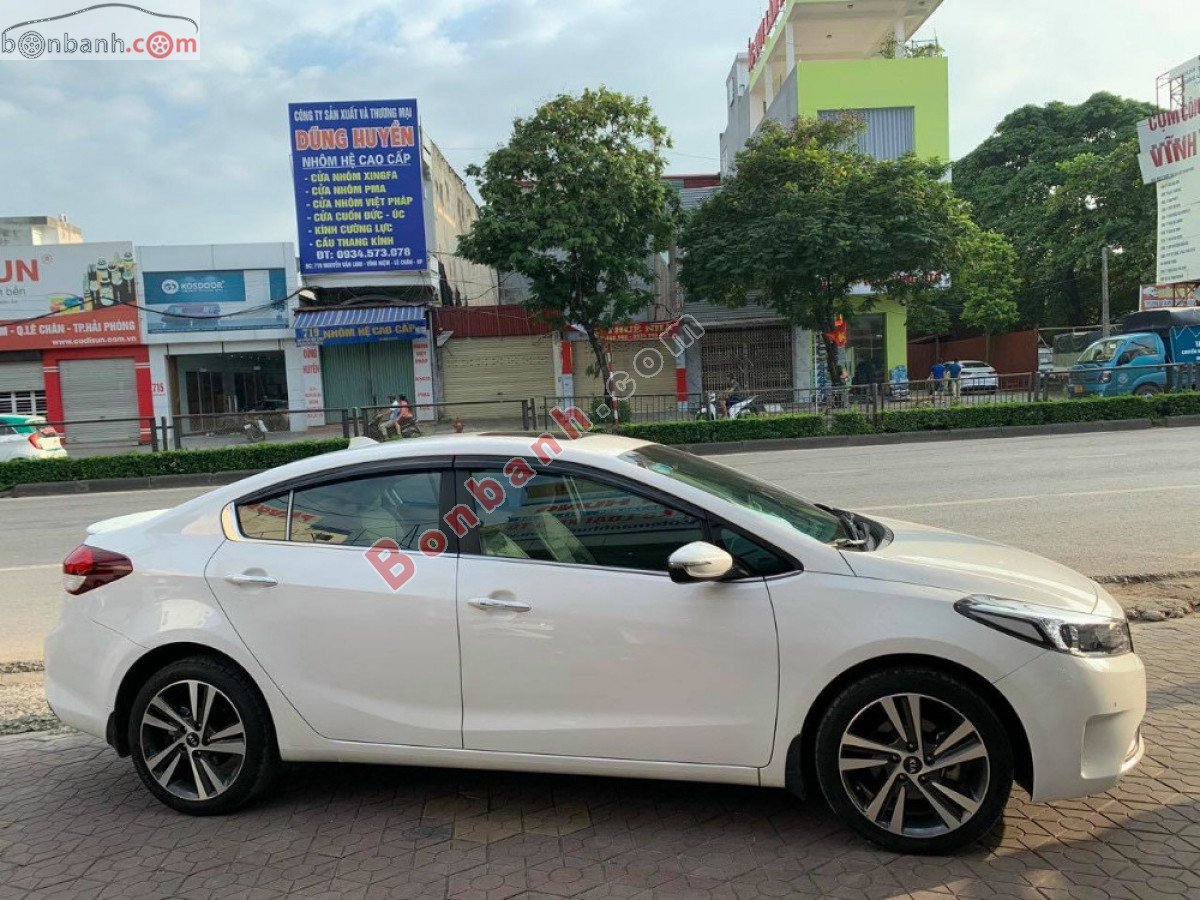 Kia Cerato   1.6AT  2018 - Cần bán lại xe Kia Cerato 1.6AT sản xuất 2018, màu trắng còn mới, 505 triệu