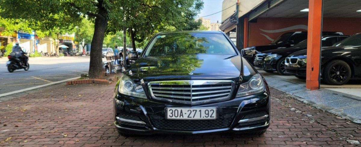 Mercedes-Benz C250 2014 - Bán xe Mercedes C250 sản xuất 2014, màu đen, nhập khẩu còn mới, giá 680tr