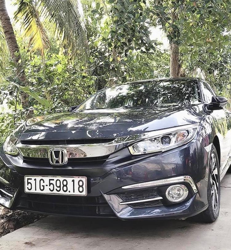 Honda Civic 2018 - Bán xe Honda Civic sản xuất năm 2018, màu xanh lam còn mới, giá 658tr